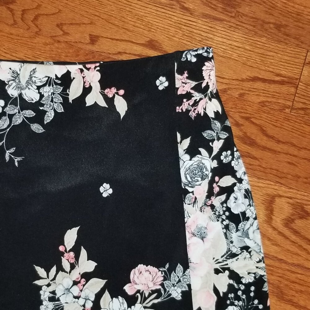 Cute Latin skirt, M, EUC - Picture 7 of 8